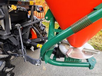Malotraktor KUBOTA B2650 + nové rozmetadlo WESSEX, STK - TOP - 18