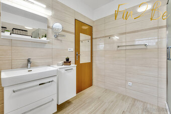 Prodej krásného domu 4+1, 253 m2 se zahradou 523 m2, Neznašo - 18