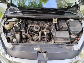 Peugeot 307, 2.0 HDi / 66 kW - 18