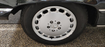 Mercedes-Benz SL R107 560 - 18