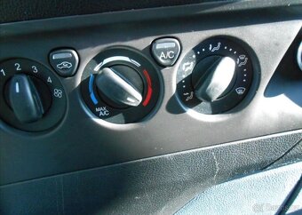 Ford Transit Custom 2,0 96 kW 9 Míst Historie nafta - 18
