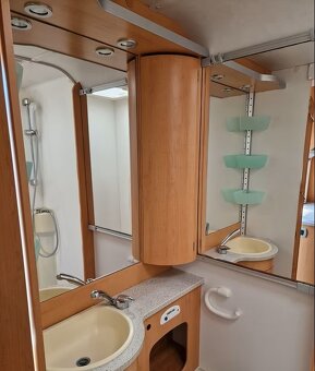 Půjčovna - Pronájem  Obytný automobil /Karavan - 18