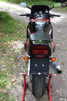 Honda CBR 900RR Fireblade SC28 - 18