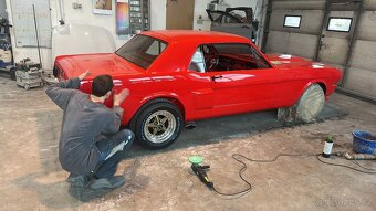 1965 FORD MUSTANG V8 AUTOMAT ABSOLUTNI SHOW CAR - 18