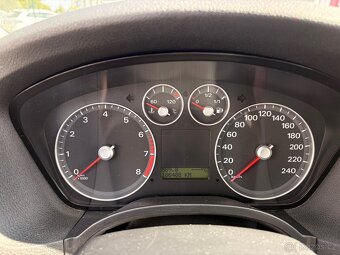 FORD FOCUS 2004 - 18
