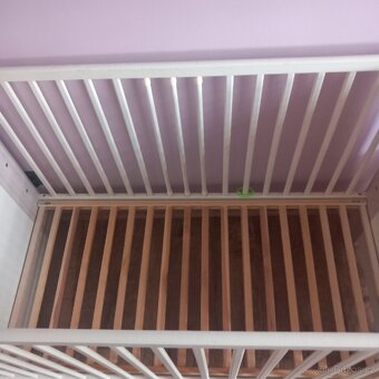 Detska postylka s prebalovaci komodou / pultem - 18