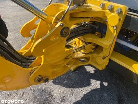 Komatsu WB93RS - 18