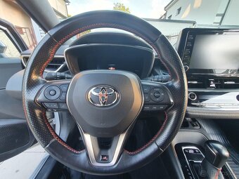 Toyota Corolla GR 1.8i Hybrid, hatchback, CZ, 1. majitel - 18
