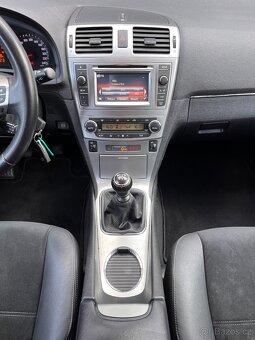 TOYOTA AVENSIS 1.8i 108KW,2014,130KM,EXECUTIVE,NÁDHERNÝ STAV - 18