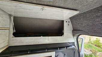 Ford Transit 300L - L2H2, obytný vůz, najeto jen 120 000 km - 18