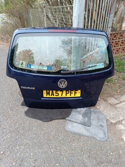 VW Touran -páté dveře, viko kufru - 18