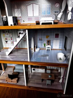 Domeček pro panenky s vybavením - 18