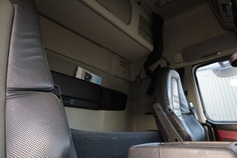 Volvo FMX s jeřábem HIAB - 18