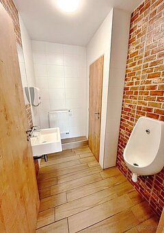 Pronájem komerčního prostoru v Chrudimi - 18