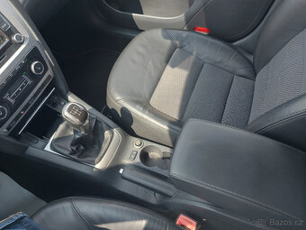 Škoda Octavia 1,6 TDi Elegance S KNIHA - 18