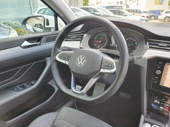 VW Passat B8 GTE Variant 1.4TSI 160kW DSG - záruka Autodraft - 18