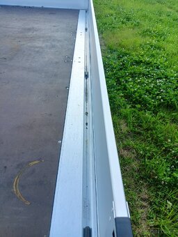 Vezeko Cargo light 2700Kg 417x215 - 18