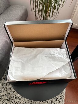 Air Jordan 1 Low OG Black Toe (2023) - 18