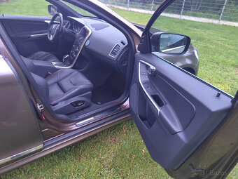 VOLVO XC 60 AWD D5 - 18