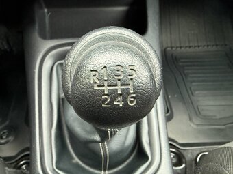 TOYOTA HILUX 2.4 D4D WEBASTO 1.Majitel DPH - 18