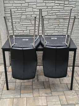 Prodám jídelní stůl + 2 jídelních židle - 18