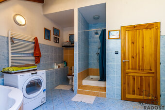 Prodej rodinného domu 819 m², pozemek 9 510 m² - 18