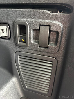 Volkswagen Touran 1,6 TDi 85 kW DSG - 18