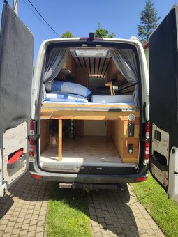 Prodám obytnou dodávku Sprinter - 18
