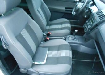 Volkswagen Polo 1,2 HTP 44 kW benzín - 18