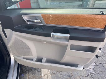 chrysler grand voyager - 18