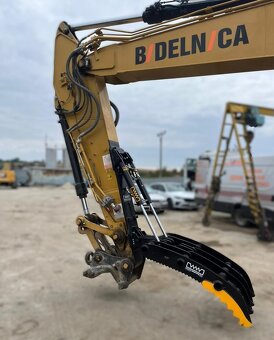 Hydraulický pridržovací prst na bagr, rýpadlo CAT a jiné - 18