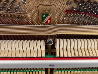 Zánovné pianino Petrof mod. Antik 105 opus. 567816, PRODÁNO - 18