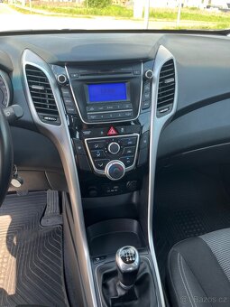 Hyundai I30 combi 1.6 88Kw - 18