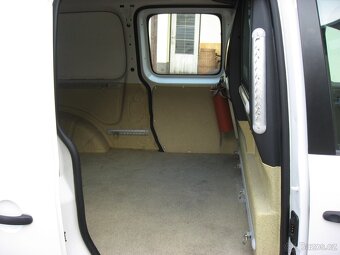 Volkswagen Caddy 2.0TDI 102PS Maxi Van - 18