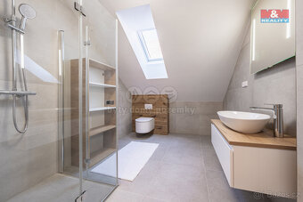 Prodej rodinného domu, 210 m2, v Kamenici n.L., ul. Dobšova - 18