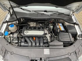 VOLKSWAGEN PASSAT 2,0 FSI COMFRTLINE / 2005 - 18