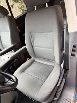 VW Multivan T5 77kW, dvoje šoupačky - 18