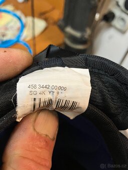 Hokejová výzbroj - 18