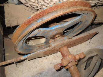 E 512-514 domeček ložiska pojezdového urychlovače - 18