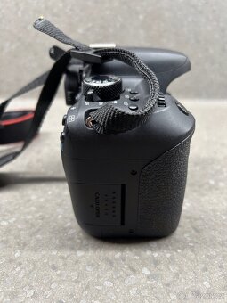 Canon EOS 800D - 18
