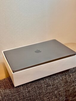 MacBook Air 13 (2019) 8 GB / 128 GB – výborný stav - 18