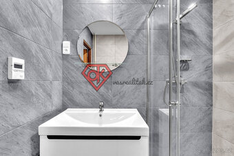 PRODEJ - byt 3+1 v Trnově - 18