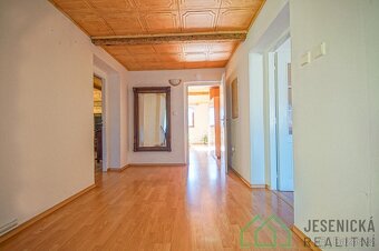 Prodej rodinného domu s obchodním prostorem ve městě Žulová - 18