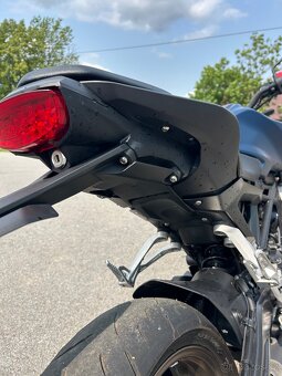 Honda CB125R - 18