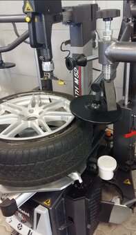 Vybavení autoservisu/pneuservis-zouvačka,vyvažovačka,zvedák - 18