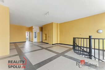 Prodej, komerční/obchodní prostory, 129 m2, Nádražní 2186/52 - 18