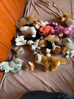 Sbírka plyšáků - přes 400 kusů, dále set Furby 2005 - 18