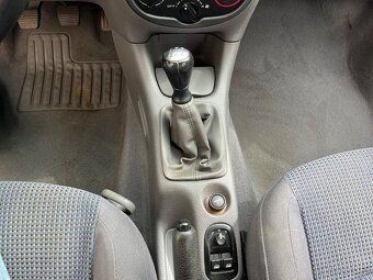 Peugeot 206 1,4i - 18