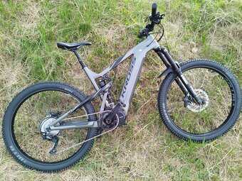 Horske elektrokolo celopero kola 27,5 ram M - 18