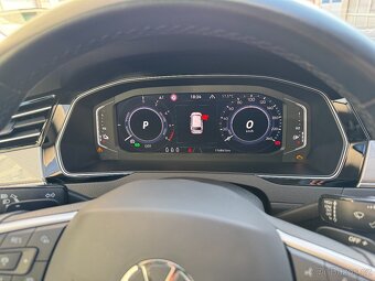 VW Passat B8 GTE 1.4 TSI 150kW DSG Tažné Panorama Matrix ACC - 18